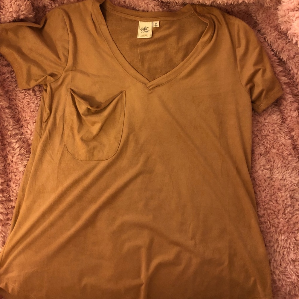 V neck pocket tee